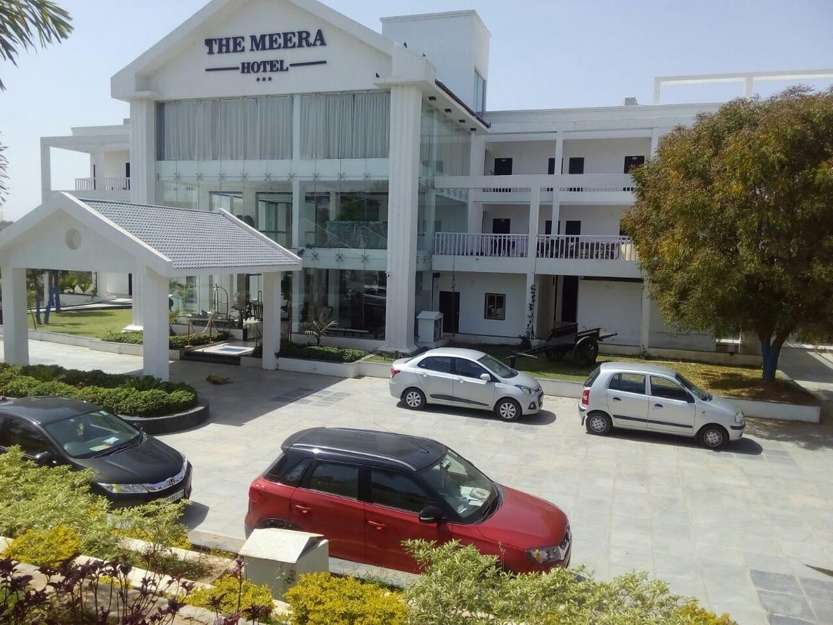 The Meera Hotel Derol Zewnętrze zdjęcie